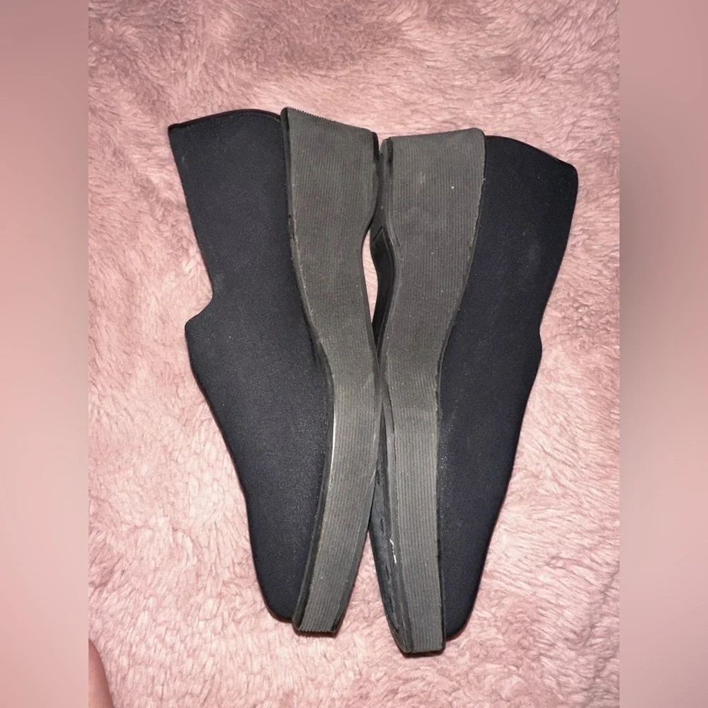 Donald J. Pliner AtLast Black slip on Wedge Shoe 8.5M office casual minimalist